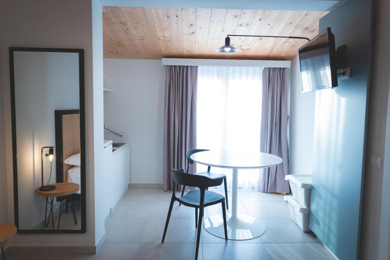 Via Siena 4 - Suites & Rooms Marina di Cecina Eksteriør billede