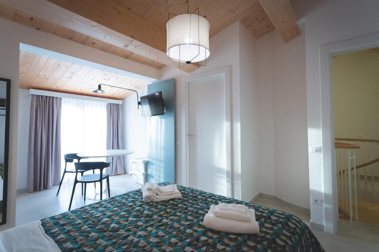 Via Siena 4 - Suites & Rooms Marina di Cecina Eksteriør billede
