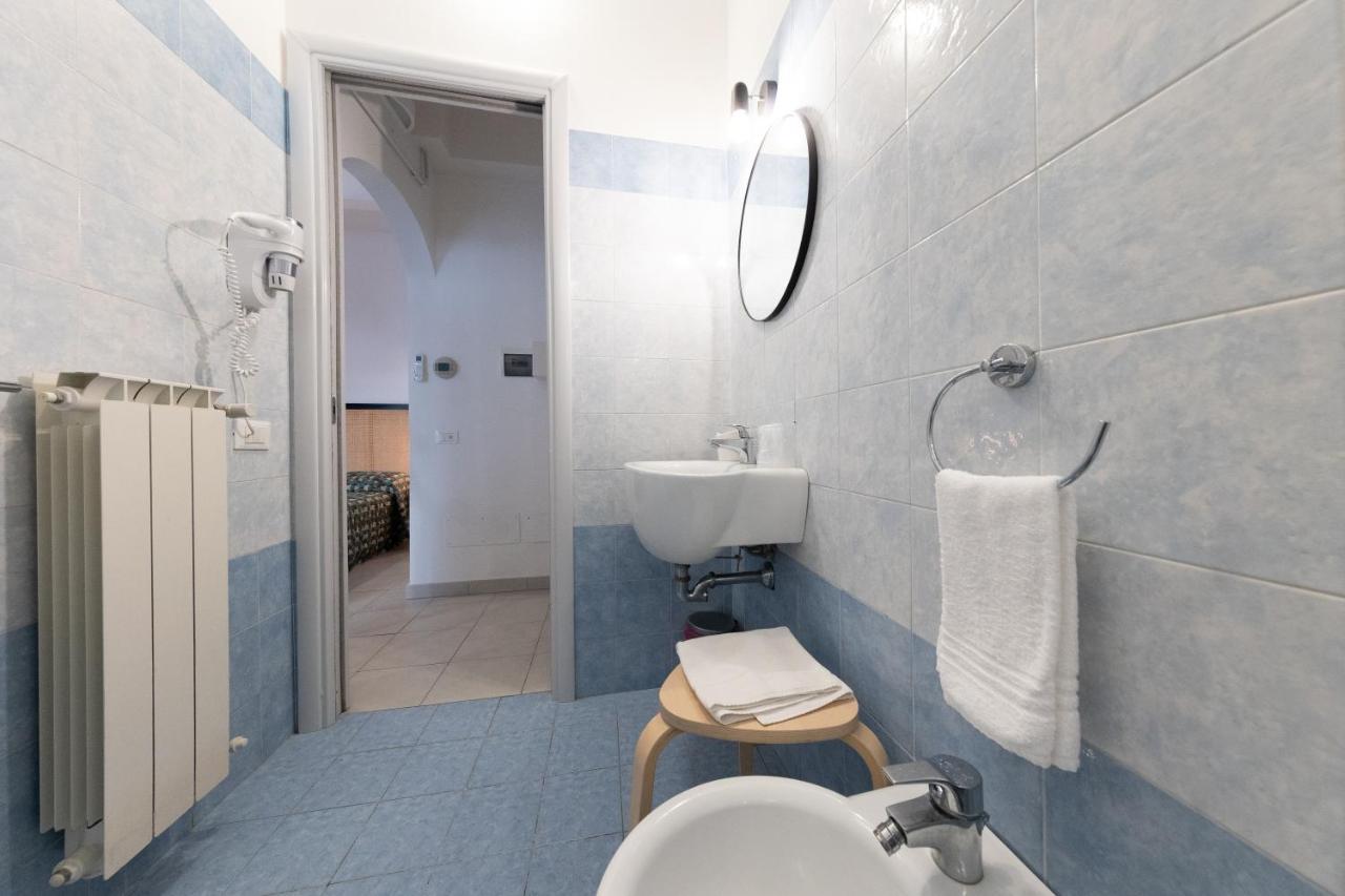 Via Siena 4 - Suites & Rooms Marina di Cecina Eksteriør billede