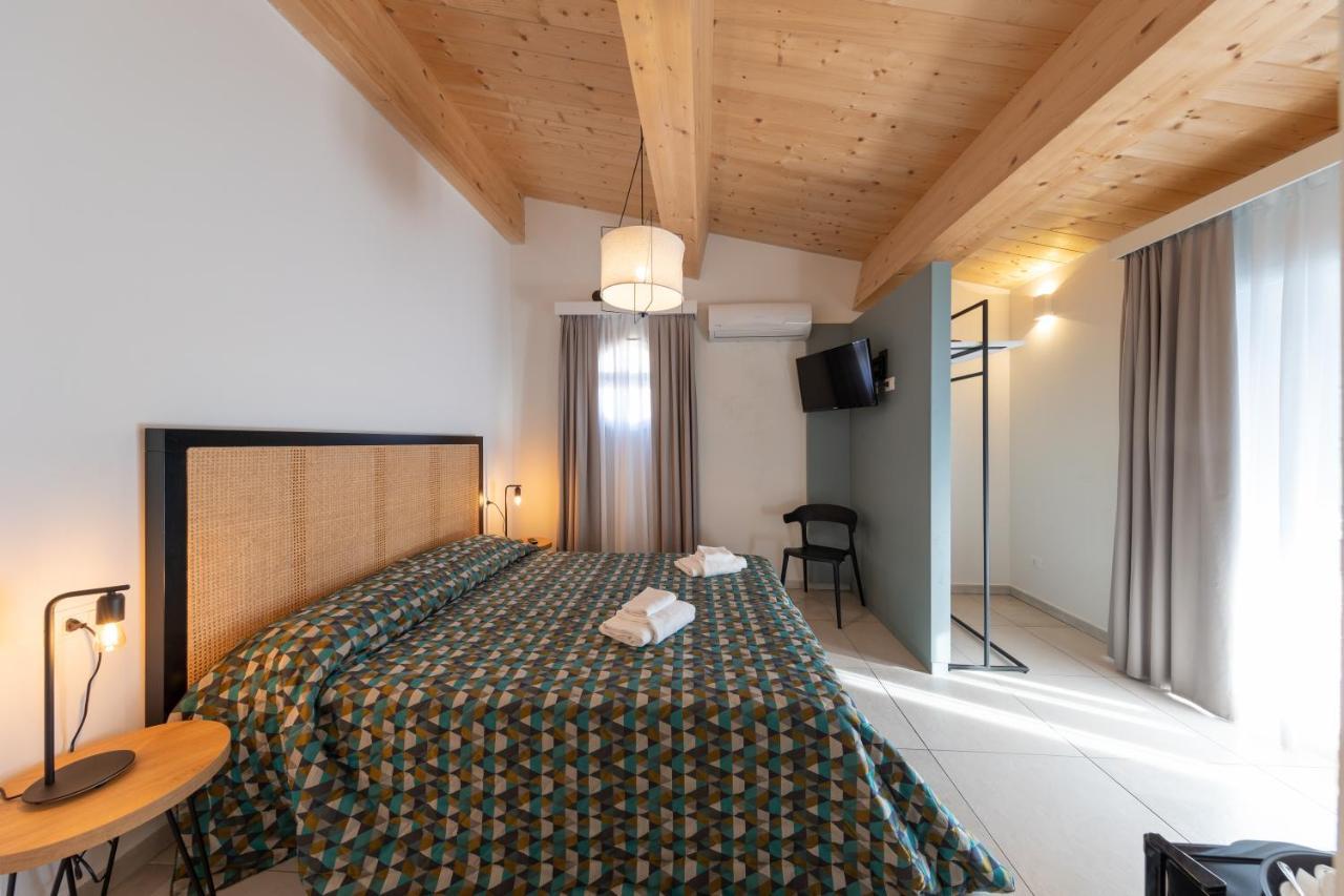 Via Siena 4 - Suites & Rooms Marina di Cecina Eksteriør billede