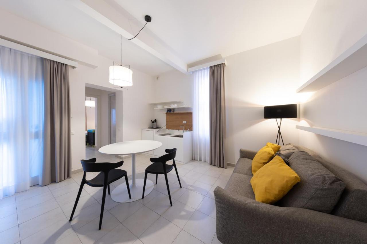 Via Siena 4 - Suites & Rooms Marina di Cecina Eksteriør billede