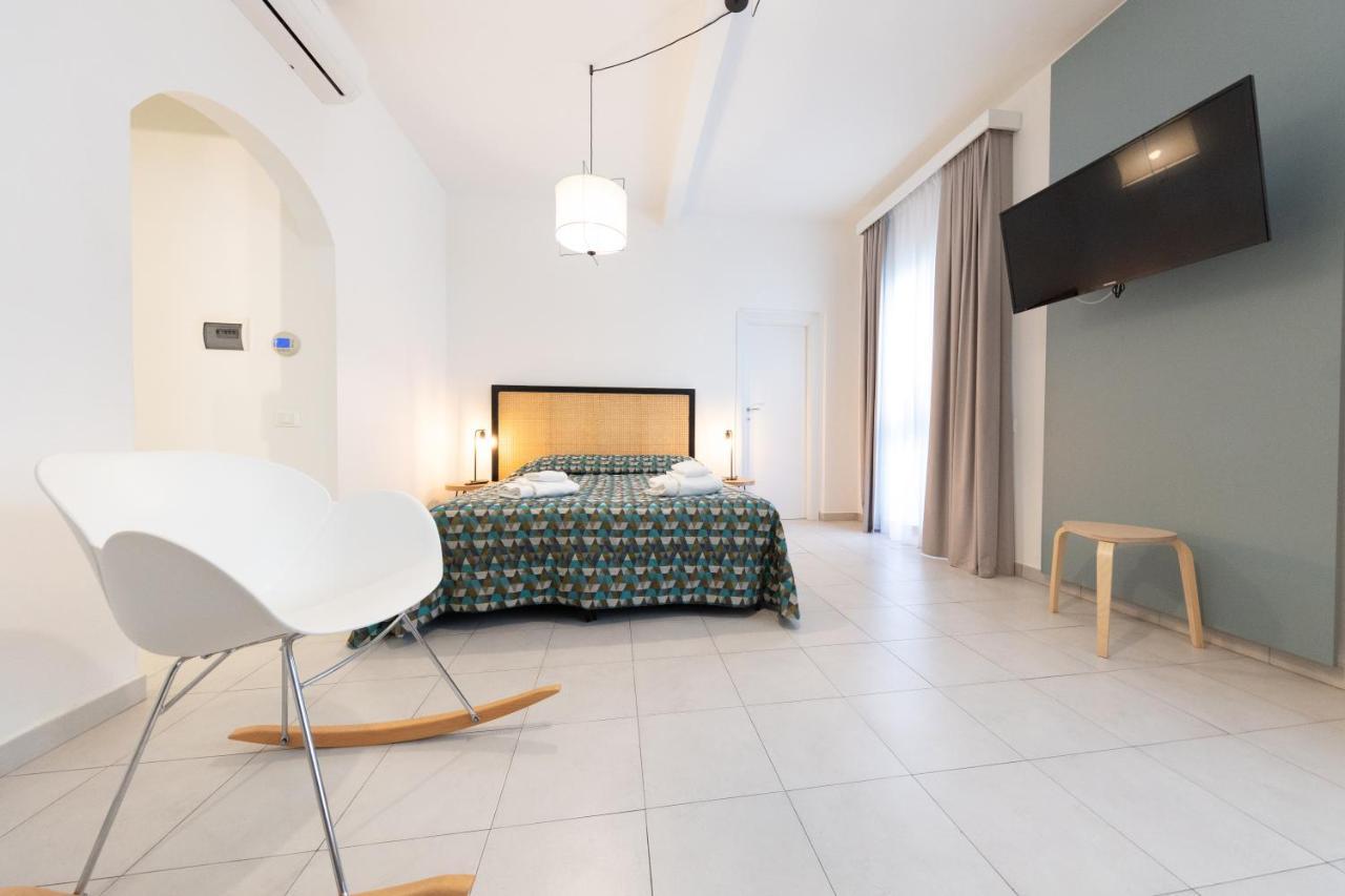 Via Siena 4 - Suites & Rooms Marina di Cecina Eksteriør billede