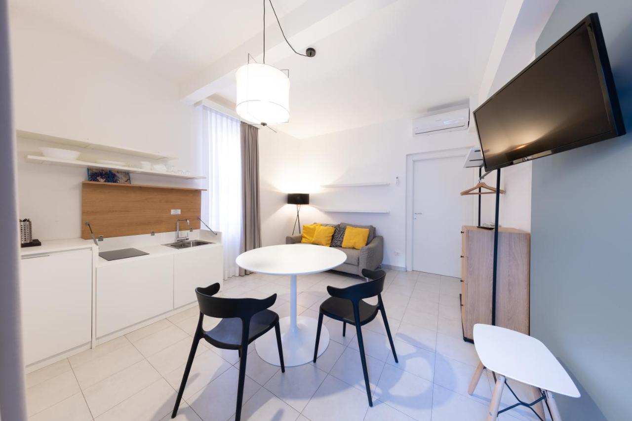 Via Siena 4 - Suites & Rooms Marina di Cecina Eksteriør billede